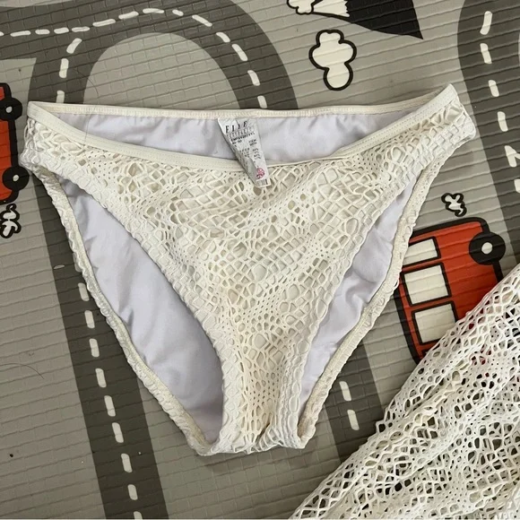 Lacey Bikini set - Picture 3 of 8